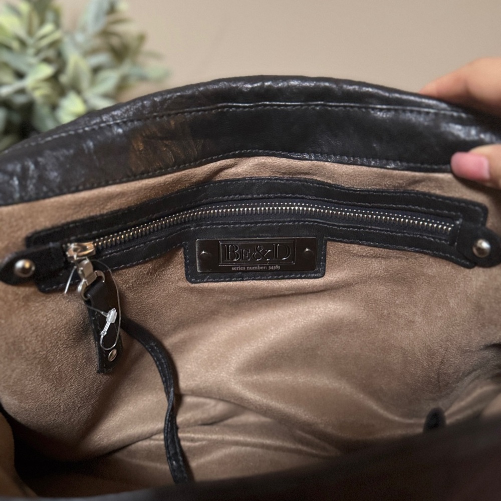 Be & D Vintage Design Shoulder Bag Black Leather with Silver Accents - Picture 8 of 10